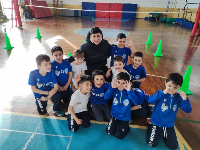 Avimecc Volley Modica, al via anche il settore giovanile, da metà settembre partiranno i corsi di volley per i bambini; il presidente Aprile: “Massima attenzione per i più piccoli”